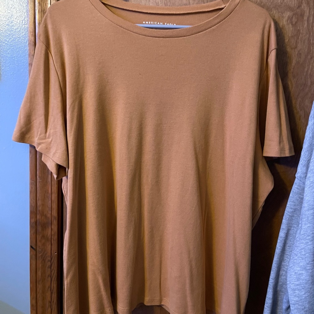 rusty orange tee